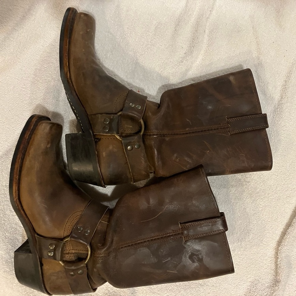 FRYE boots size 8M style 773003